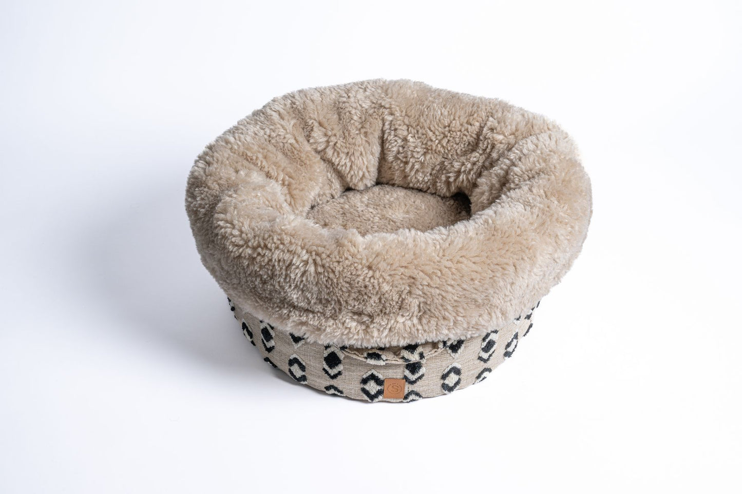 Detailfoto faux fur binnenzijde en motief buitenzijde Pooch Pouch African Tribe