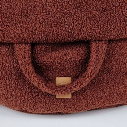 Close up van Bordeaux teddy luxe hondenmand 