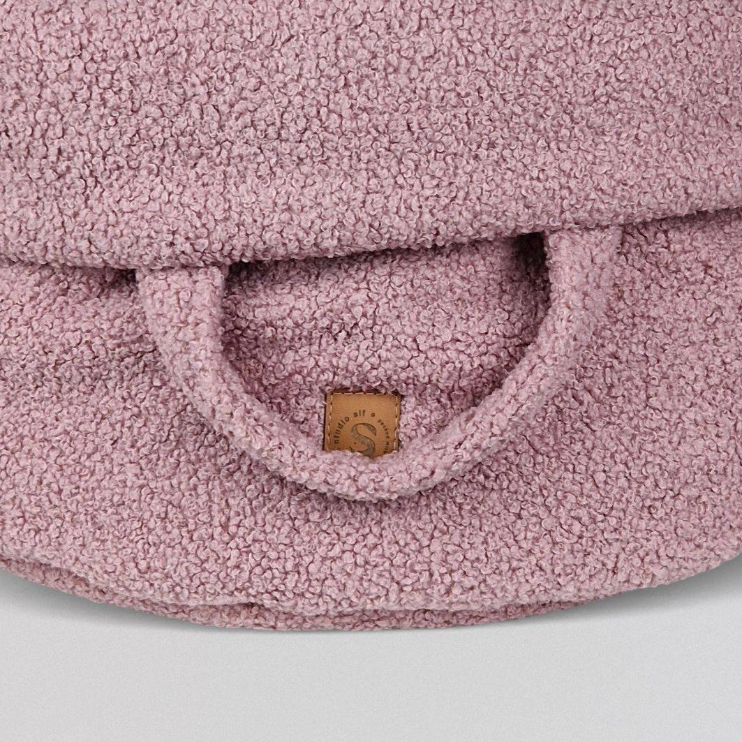 Close up van luxe teddy hondenmand