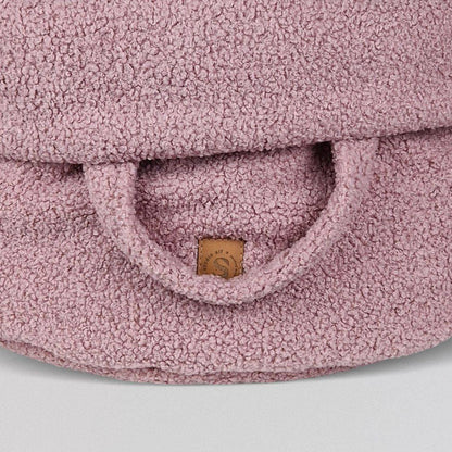 Close up van luxe teddy hondenmand